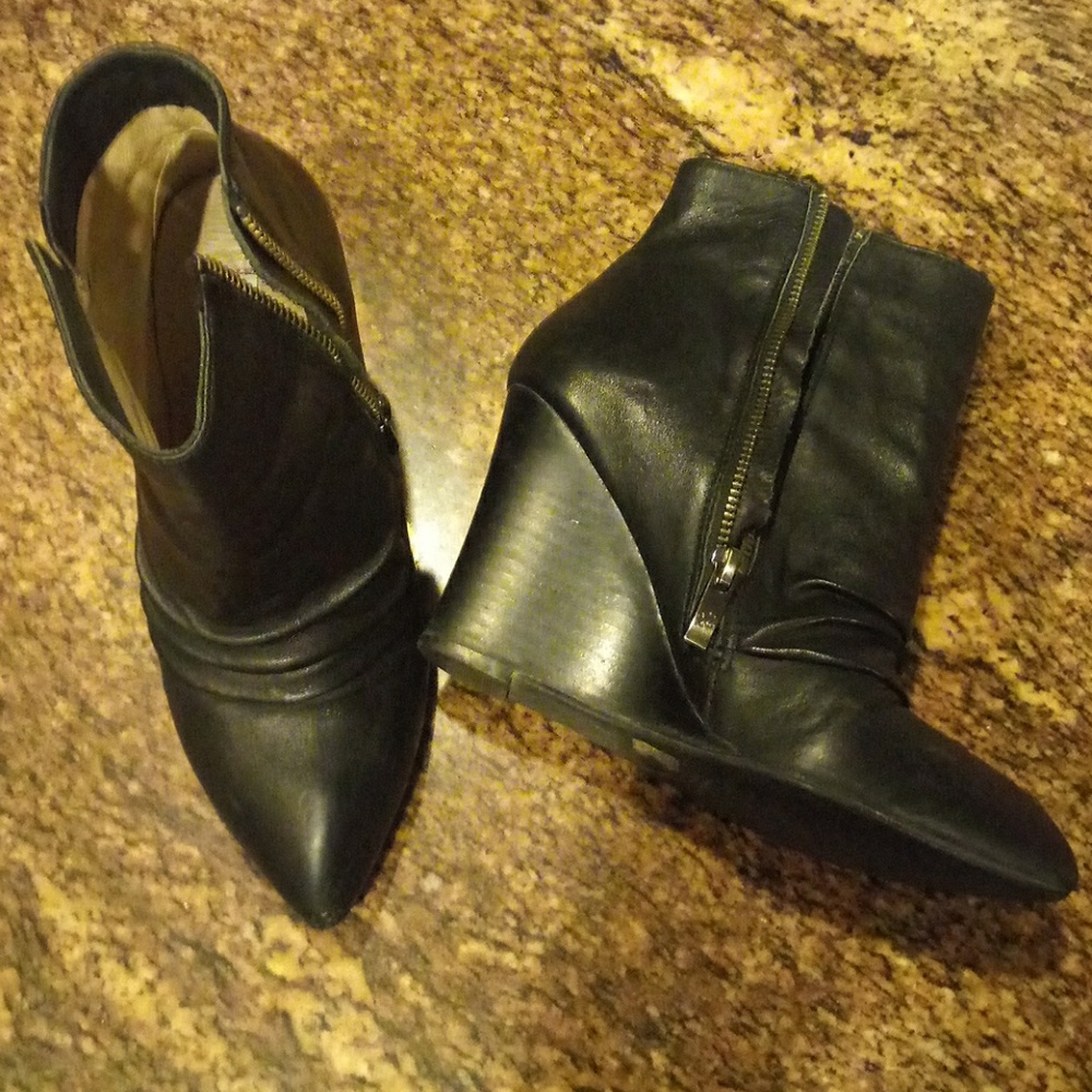 Chinese Laundry wedge boots